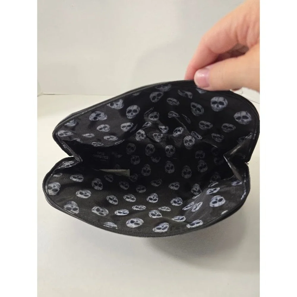 Kylie Cosmetics Makeup Bag Womens OS Black Excellent KNGKYLIE Skull Print Pouch